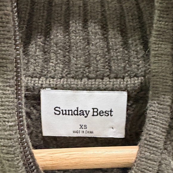 Aritzia Olive Green Zip Up Sweater - Picture 2 of 3
